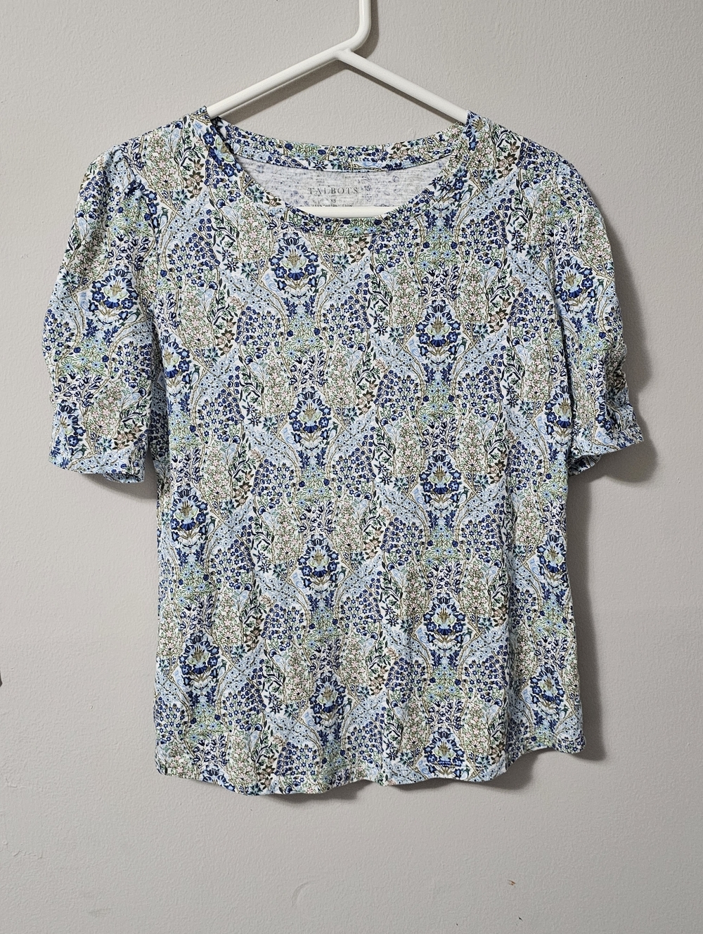 Talbot's Size XS Ruched Cuff Crewneck Tee - Branching Florals